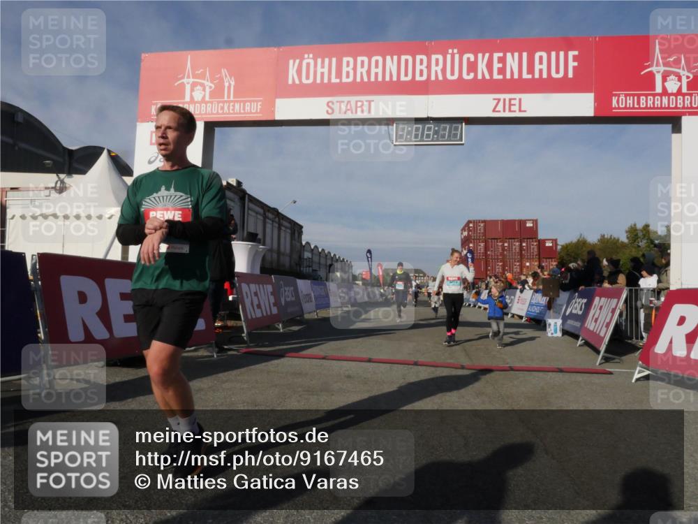 03.10.2025 - Köhlbrandbrückenlauf Matties Gatica Varas http://msf.ph/oto/9167465 03.10.2025 10:08:13 Ziel 1319, 1395, 1516, 1833, 3278, 3361, 3362, 3569, 3734, 3797 meine-sportfotos.de
