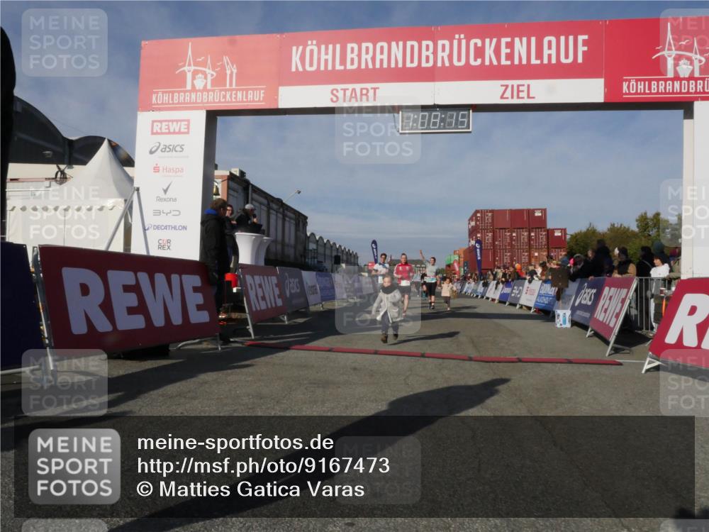 03.10.2025 - Köhlbrandbrückenlauf Matties Gatica Varas http://msf.ph/oto/9167473 03.10.2025 10:08:17 Ziel 1319, 1516, 2026, 3278, 3361, 3362, 3569, 3734, 3797 meine-sportfotos.de