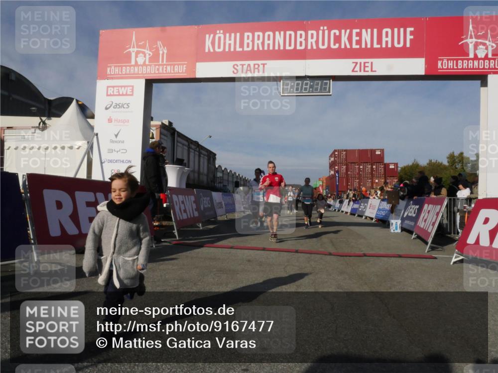 03.10.2025 - Köhlbrandbrückenlauf Matties Gatica Varas http://msf.ph/oto/9167477 03.10.2025 10:08:19 Ziel 1319, 1407, 1516, 2026, 3278, 3309, 3361, 3362, 3569, 3734, 3797 meine-sportfotos.de