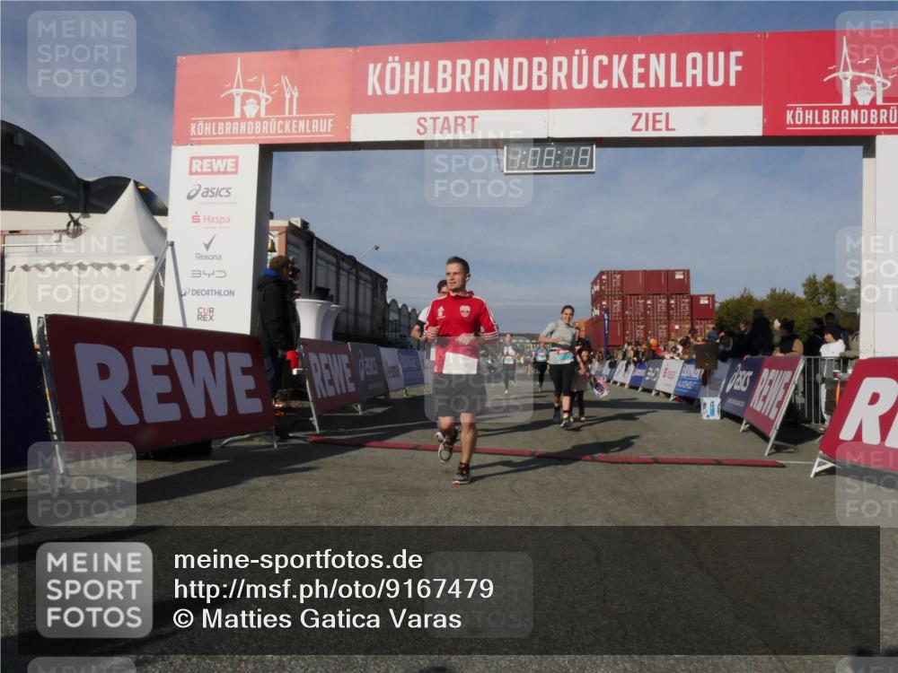 03.10.2025 - Köhlbrandbrückenlauf Matties Gatica Varas http://msf.ph/oto/9167479 03.10.2025 10:08:20 Ziel 1319, 1407, 2026, 3278, 3309, 3361, 3362, 3734, 3797 meine-sportfotos.de