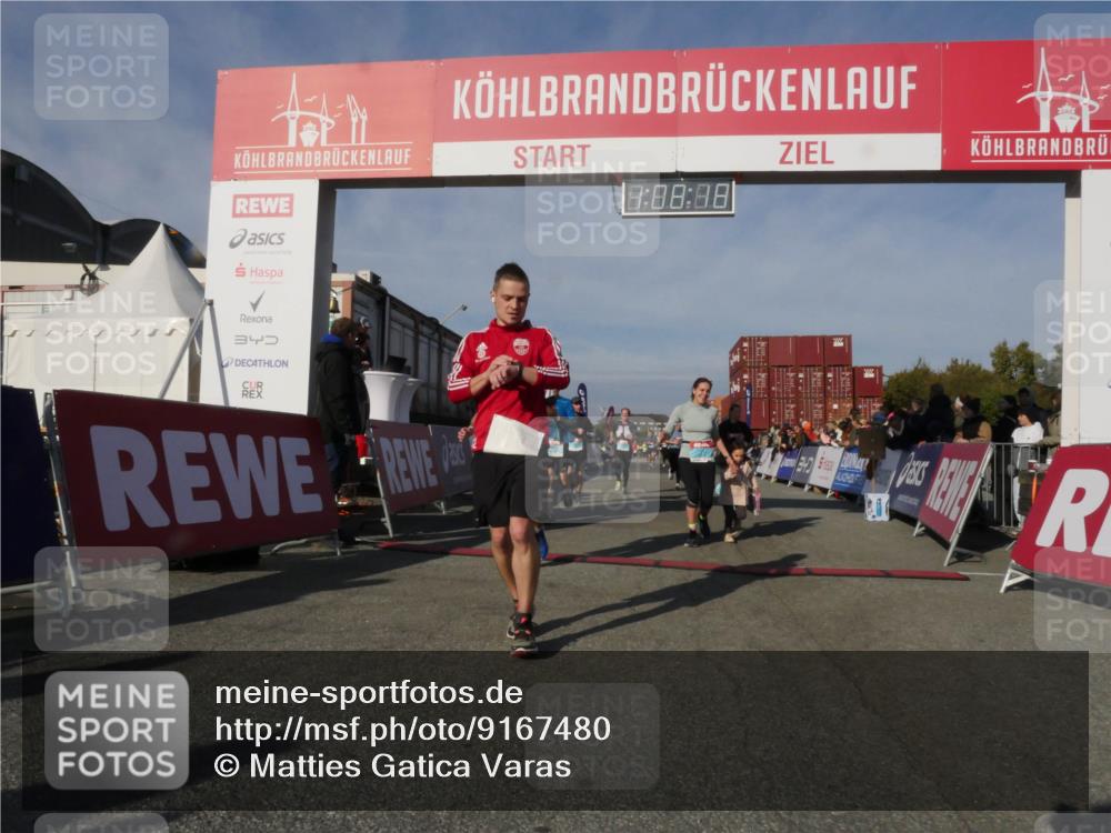 03.10.2025 - Köhlbrandbrückenlauf Matties Gatica Varas http://msf.ph/oto/9167480 03.10.2025 10:08:20 Ziel 1319, 1407, 2026, 3278, 3309, 3361, 3362, 3734, 3797 meine-sportfotos.de