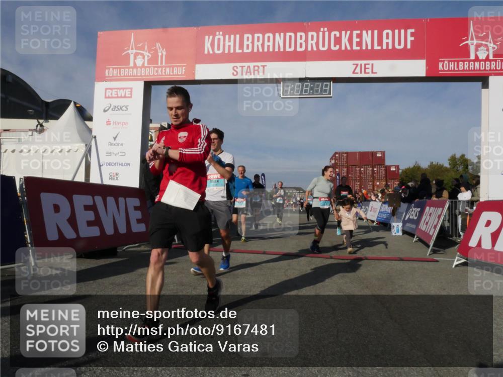 03.10.2025 - Köhlbrandbrückenlauf Matties Gatica Varas http://msf.ph/oto/9167481 03.10.2025 10:08:20 Ziel 1319, 1407, 2026, 3278, 3309, 3361, 3362, 3734, 3797 meine-sportfotos.de