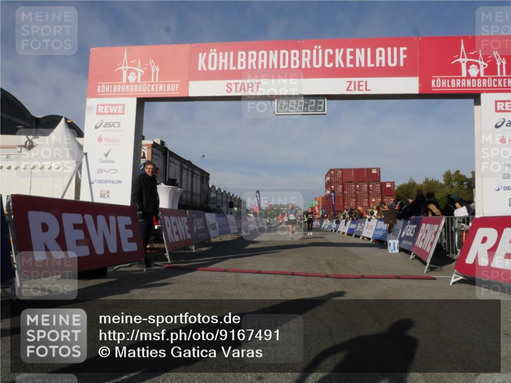 03.10.2025 - Köhlbrandbrückenlauf Matties Gatica Varas http://msf.ph/oto/9167491 03.10.2025 10:08:25 Ziel 1203, 1371, 1407, 1461, 1601, 1876, 2026, 3309 meine-sportfotos.de