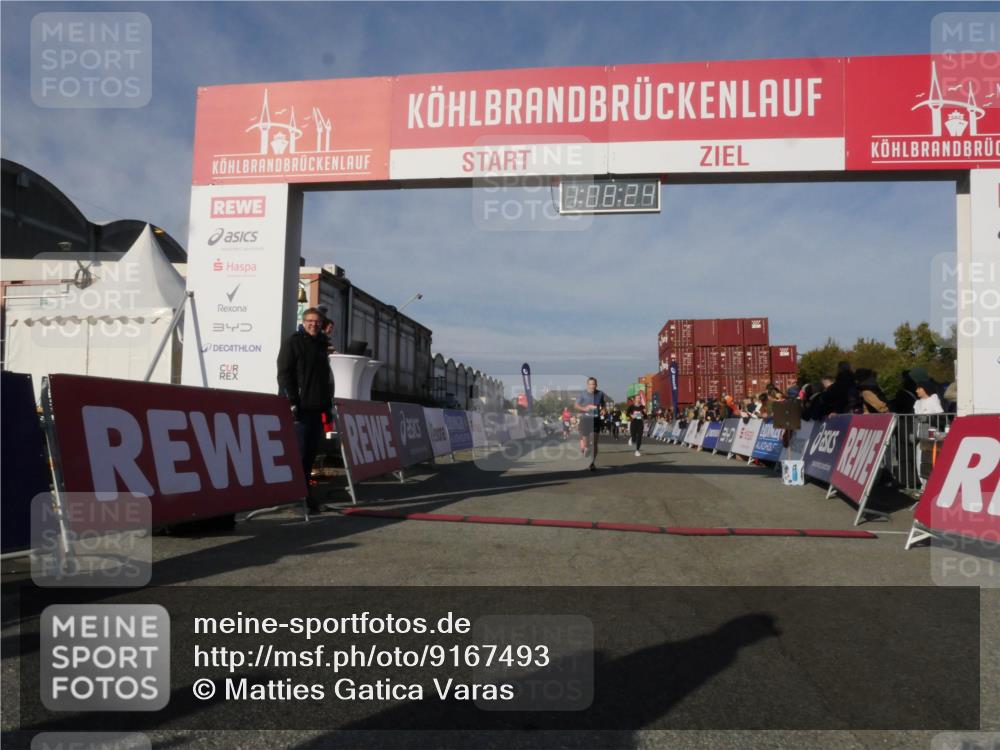 03.10.2025 - Köhlbrandbrückenlauf Matties Gatica Varas http://msf.ph/oto/9167493 03.10.2025 10:08:26 Ziel 1203, 1257, 1371, 1407, 1461, 1601, 1876, 2026, 3309, 3778 meine-sportfotos.de