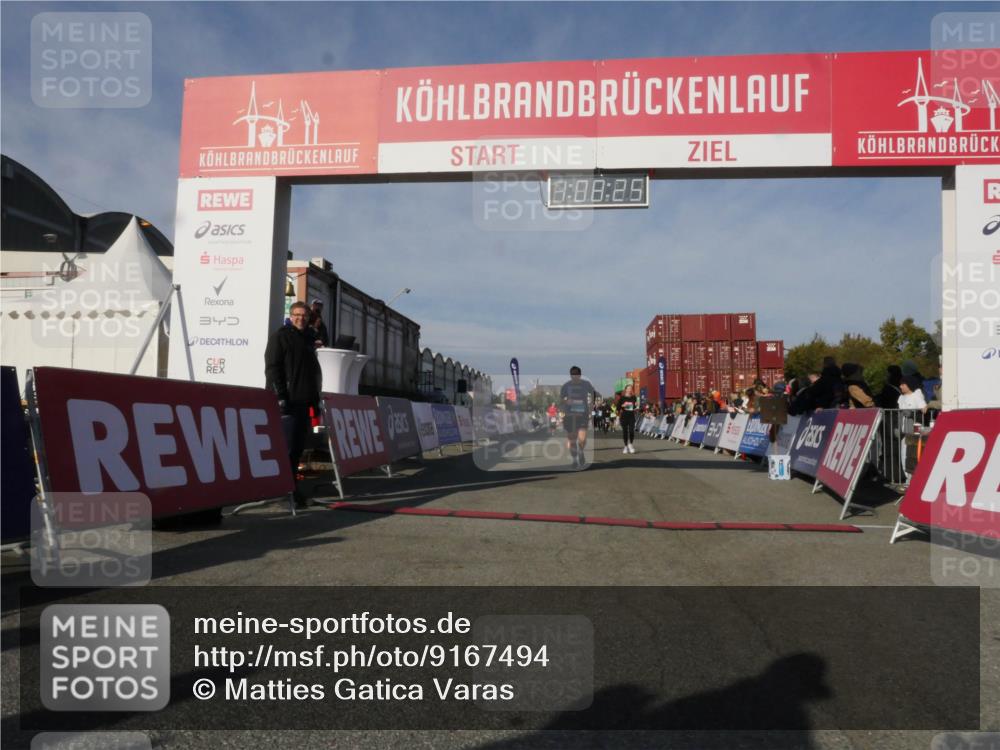 03.10.2025 - Köhlbrandbrückenlauf Matties Gatica Varas http://msf.ph/oto/9167494 03.10.2025 10:08:27 Ziel 1203, 1257, 1338, 1371, 1407, 1461, 1601, 1753, 1876, 2026, 3309, 3778 meine-sportfotos.de