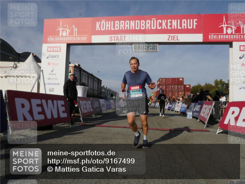 03.10.2025 - Köhlbrandbrückenlauf Matties Gatica Varas http://msf.ph/oto/9167499 03.10.2025 10:08:29 Ziel 1203, 1238, 1257, 1338, 1371, 1407, 1461, 1601, 1753, 1876, 3071, 3309, 3778 meine-sportfotos.de