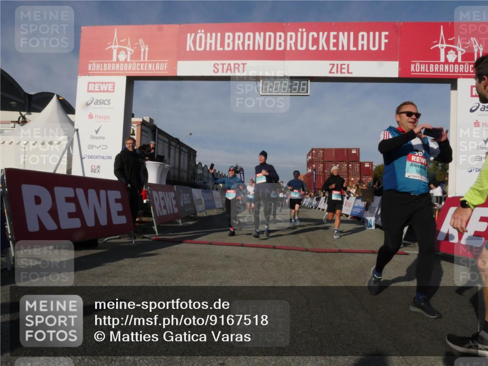 03.10.2025 - Köhlbrandbrückenlauf Matties Gatica Varas http://msf.ph/oto/9167518 03.10.2025 10:08:38 Ziel 1089, 1172, 1238, 1257, 1338, 1430, 1489, 1508, 1525, 1753, 1755, 2735, 2736, 2776, 2942, 3071, 3123, 3261, 3369, 3752, 3778 meine-sportfotos.de