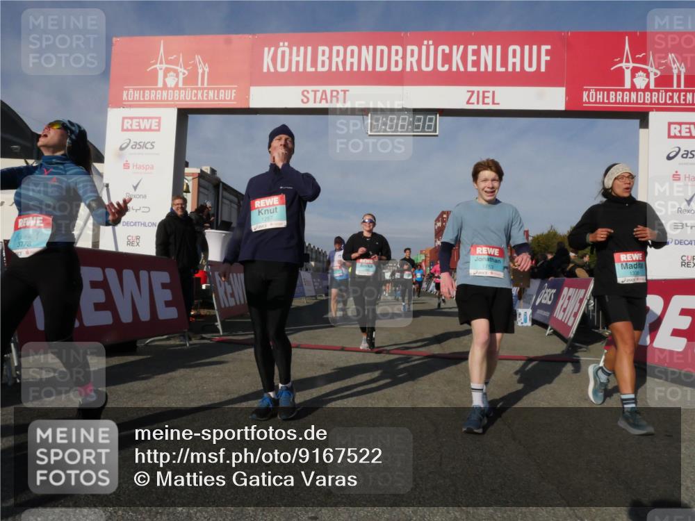 03.10.2025 - Köhlbrandbrückenlauf Matties Gatica Varas http://msf.ph/oto/9167522 03.10.2025 10:08:40 Ziel 1089, 1172, 1238, 1430, 1489, 1508, 1525, 1566, 1567, 1739, 1755, 2735, 2736, 2776, 2942, 3071, 3123, 3189, 3261, 3369, 3752 meine-sportfotos.de