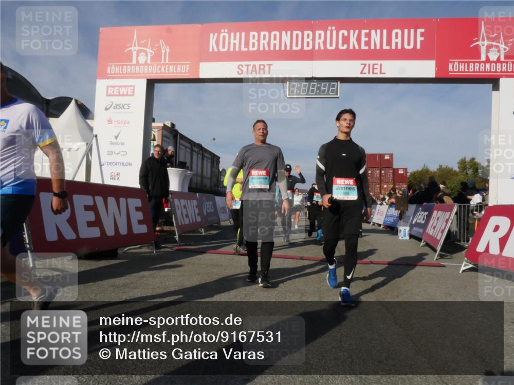 03.10.2025 - Köhlbrandbrückenlauf Matties Gatica Varas http://msf.ph/oto/9167531 03.10.2025 10:08:44 Ziel 1430, 1489, 1506, 1508, 1525, 1555, 1566, 1567, 1739, 1858, 2449, 2731, 2734, 2735, 2736, 2776, 2942, 3123, 3189, 3261, 3369, 3752 meine-sportfotos.de