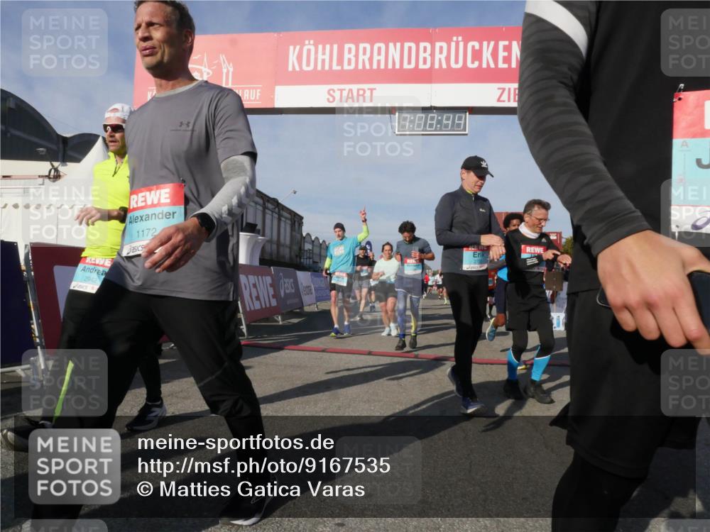 03.10.2025 - Köhlbrandbrückenlauf Matties Gatica Varas http://msf.ph/oto/9167535 03.10.2025 10:08:46 Ziel 1430, 1451, 1489, 1506, 1508, 1525, 1555, 1566, 1567, 1739, 1858, 2449, 2731, 2734, 2776, 3123, 3128, 3189, 3261, 3369, 3738, 3752 meine-sportfotos.de