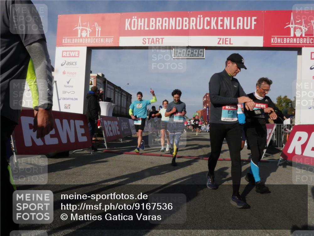 03.10.2025 - Köhlbrandbrückenlauf Matties Gatica Varas http://msf.ph/oto/9167536 03.10.2025 10:08:46 Ziel 1430, 1451, 1489, 1506, 1508, 1525, 1555, 1566, 1567, 1739, 1858, 2449, 2731, 2734, 2776, 3123, 3128, 3189, 3261, 3369, 3738, 3752 meine-sportfotos.de