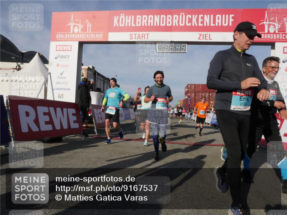 03.10.2025 - Köhlbrandbrückenlauf Matties Gatica Varas http://msf.ph/oto/9167537 03.10.2025 10:08:47 Ziel 1430, 1451, 1489, 1506, 1525, 1555, 1566, 1567, 1739, 1858, 2449, 2731, 2734, 3128, 3189, 3261, 3369, 3738, 3752 meine-sportfotos.de
