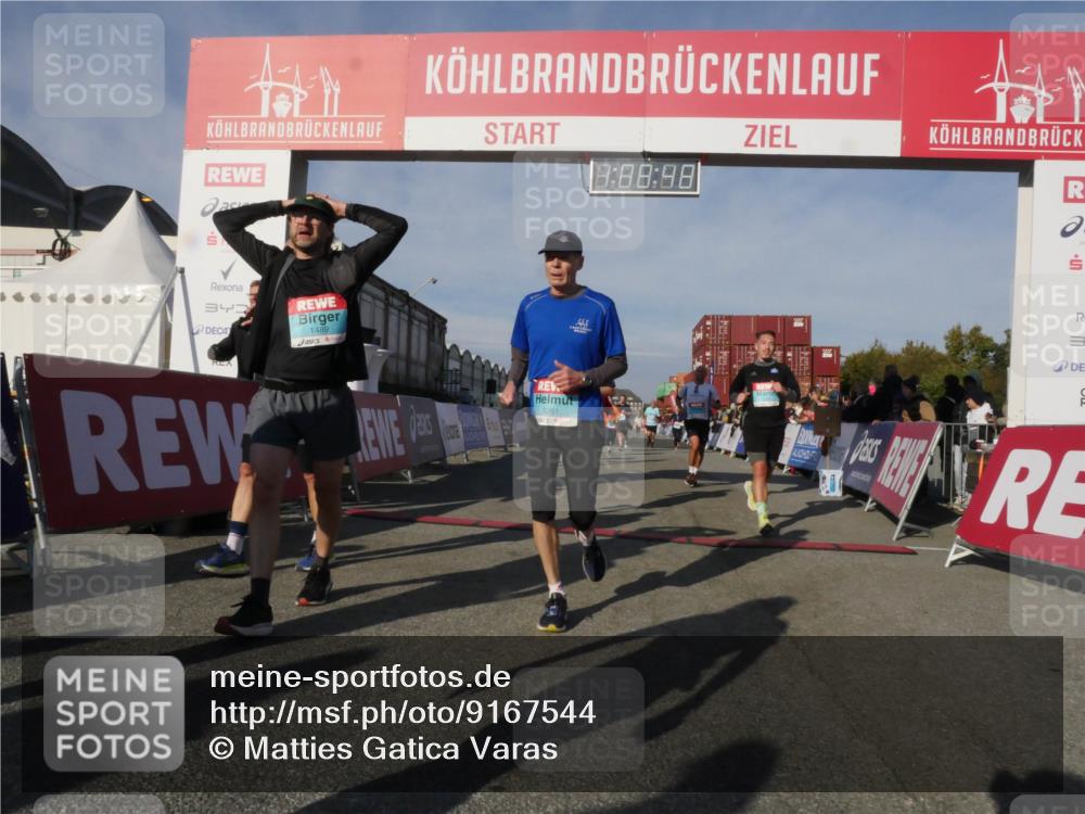 03.10.2025 - Köhlbrandbrückenlauf Matties Gatica Varas http://msf.ph/oto/9167544 03.10.2025 10:08:50 Ziel 1451, 1506, 1525, 1555, 1566, 1567, 1739, 1858, 2449, 2731, 2734, 3128, 3189, 3380, 3738 meine-sportfotos.de