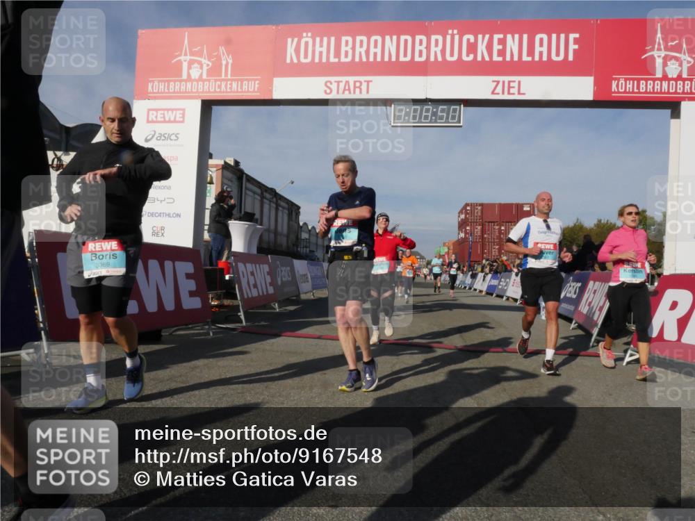 03.10.2025 - Köhlbrandbrückenlauf Matties Gatica Varas http://msf.ph/oto/9167548 03.10.2025 10:08:52 Ziel 1451, 1506, 1555, 1567, 1670, 1858, 2449, 2731, 2734, 3128, 3189, 3380, 3738 meine-sportfotos.de