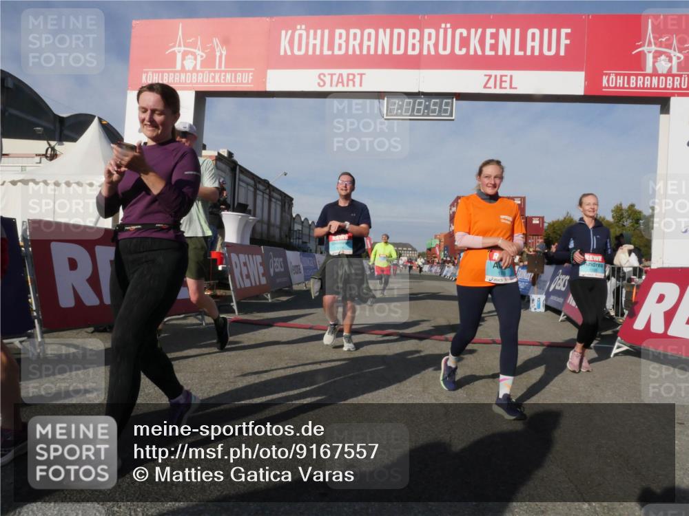 03.10.2025 - Köhlbrandbrückenlauf Matties Gatica Varas http://msf.ph/oto/9167557 03.10.2025 10:08:56 Ziel 1364, 1367, 1451, 1506, 1555, 1670, 3128, 3380, 3738 meine-sportfotos.de