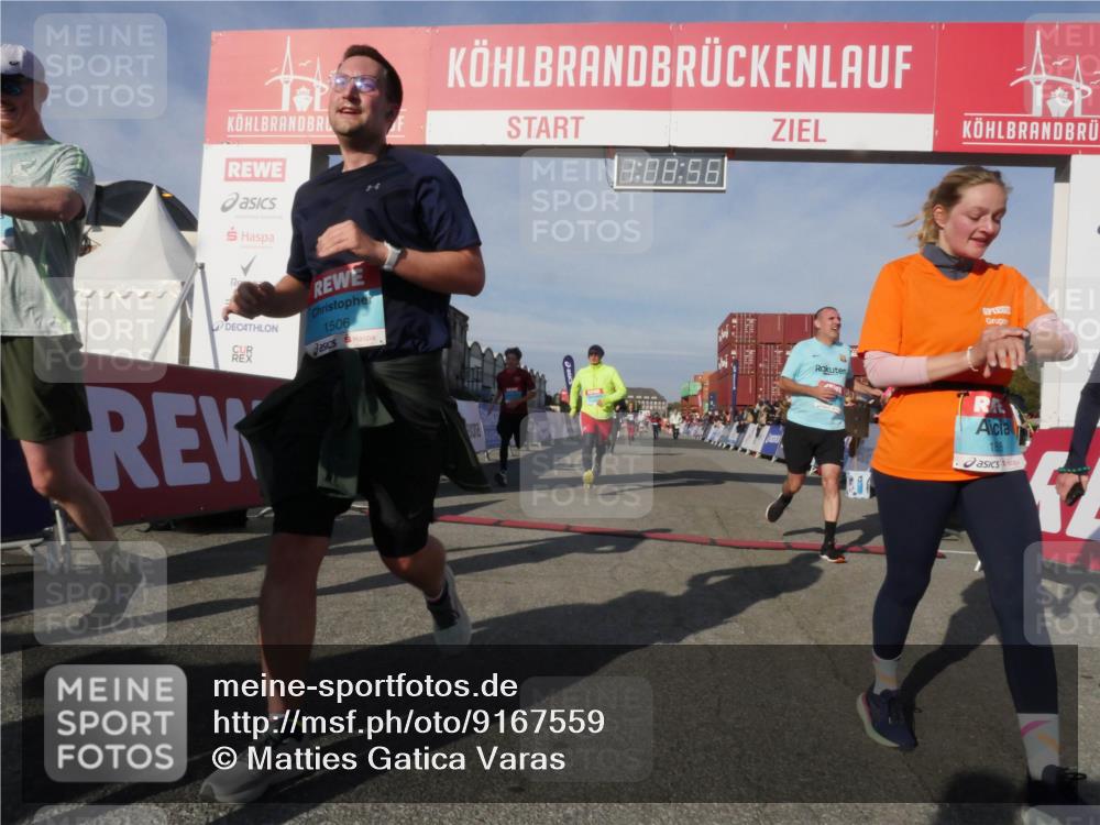 03.10.2025 - Köhlbrandbrückenlauf Matties Gatica Varas http://msf.ph/oto/9167559 03.10.2025 10:08:57 Ziel 1364, 1367, 1451, 1670, 2805, 3128, 3380, 3738 meine-sportfotos.de