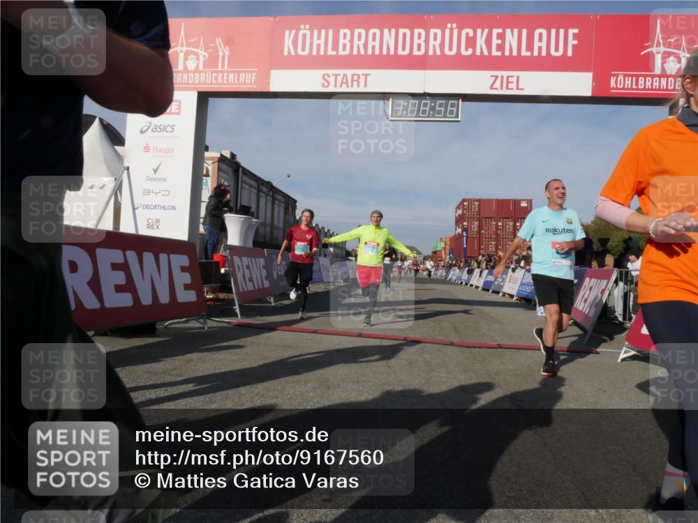 03.10.2025 - Köhlbrandbrückenlauf Matties Gatica Varas http://msf.ph/oto/9167560 03.10.2025 10:08:58 Ziel 1364, 1367, 1451, 1670, 2805, 3280, 3380, 3738 meine-sportfotos.de
