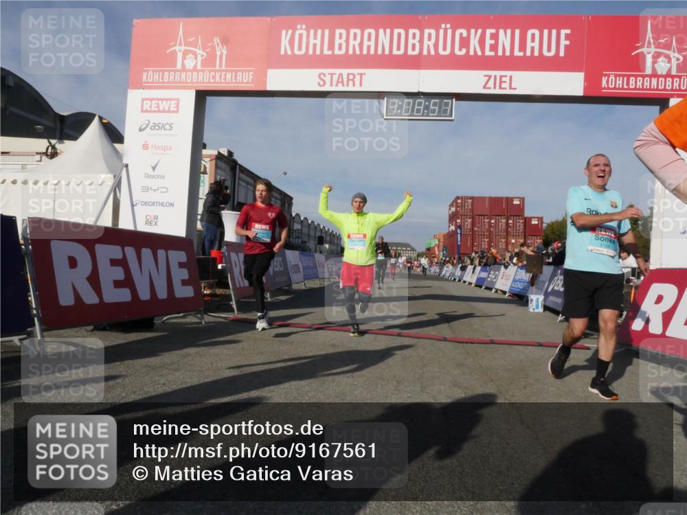 03.10.2025 - Köhlbrandbrückenlauf Matties Gatica Varas http://msf.ph/oto/9167561 03.10.2025 10:08:58 Ziel 1364, 1367, 1451, 1670, 2805, 3280, 3380, 3738 meine-sportfotos.de