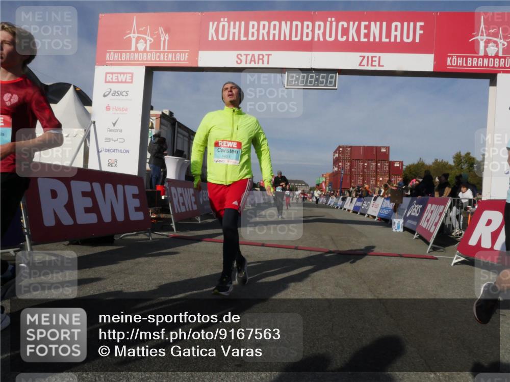 03.10.2025 - Köhlbrandbrückenlauf Matties Gatica Varas http://msf.ph/oto/9167563 03.10.2025 10:08:59 Ziel 1364, 1367, 1670, 2805, 3280, 3380 meine-sportfotos.de