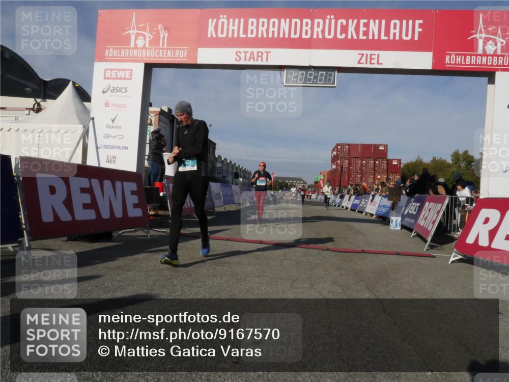 03.10.2025 - Köhlbrandbrückenlauf Matties Gatica Varas http://msf.ph/oto/9167570 03.10.2025 10:09:03 Ziel 1200, 1294, 1355, 1364, 1367, 1670, 2117, 2560, 2805, 3009, 3280 meine-sportfotos.de