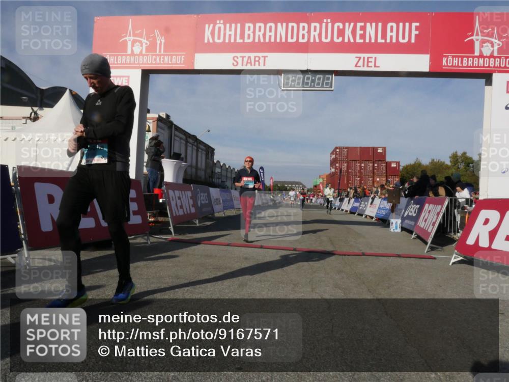 03.10.2025 - Köhlbrandbrückenlauf Matties Gatica Varas http://msf.ph/oto/9167571 03.10.2025 10:09:03 Ziel 1200, 1294, 1355, 1364, 1367, 1670, 2117, 2560, 2805, 3009, 3280 meine-sportfotos.de