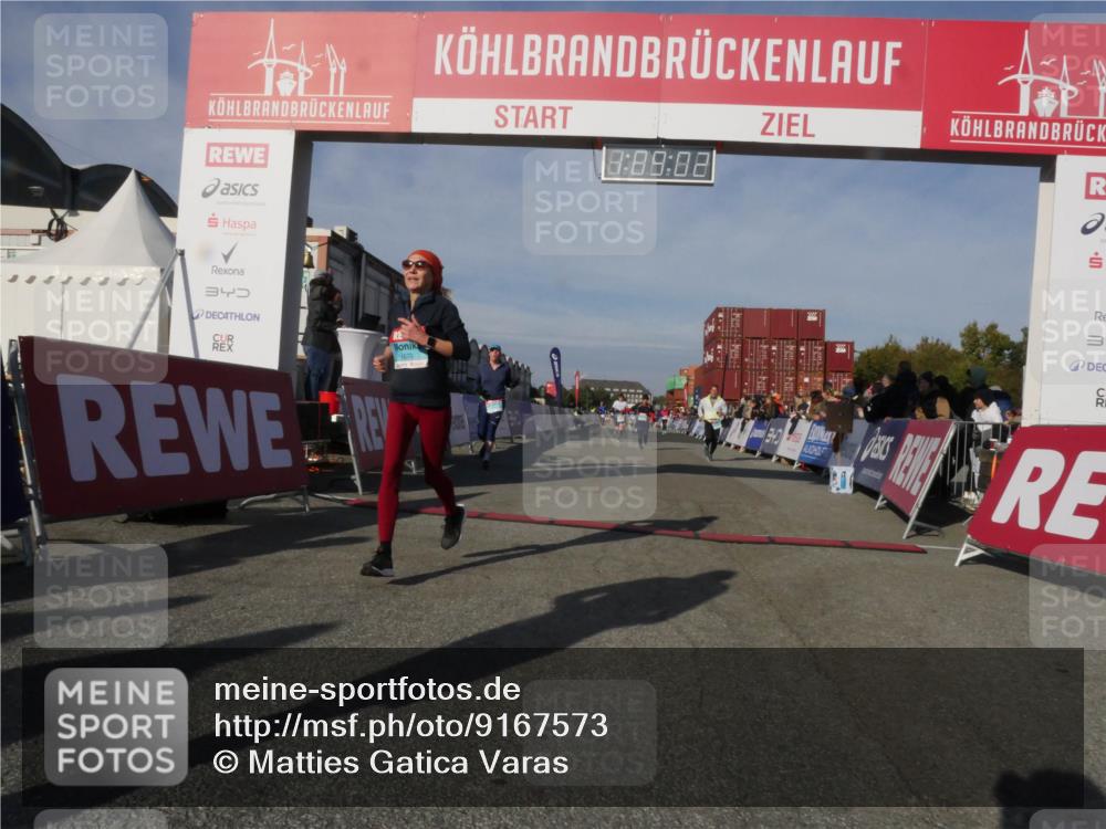 03.10.2025 - Köhlbrandbrückenlauf Matties Gatica Varas http://msf.ph/oto/9167573 03.10.2025 10:09:04 Ziel 1200, 1294, 1355, 1364, 1367, 2117, 2560, 2805, 3009, 3280 meine-sportfotos.de