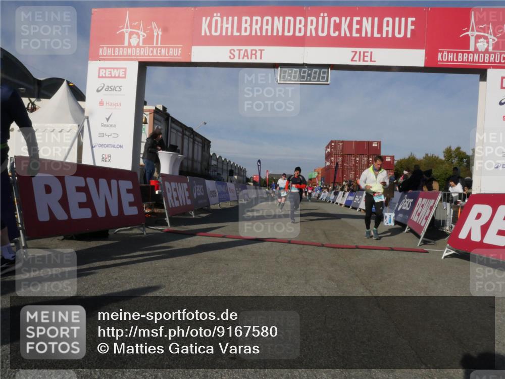 03.10.2025 - Köhlbrandbrückenlauf Matties Gatica Varas http://msf.ph/oto/9167580 03.10.2025 10:09:08 Ziel 1200, 1294, 1355, 1367, 1507, 1673, 1902, 2117, 2450, 2560, 2805, 3006, 3009, 3010, 3280, 3672 meine-sportfotos.de