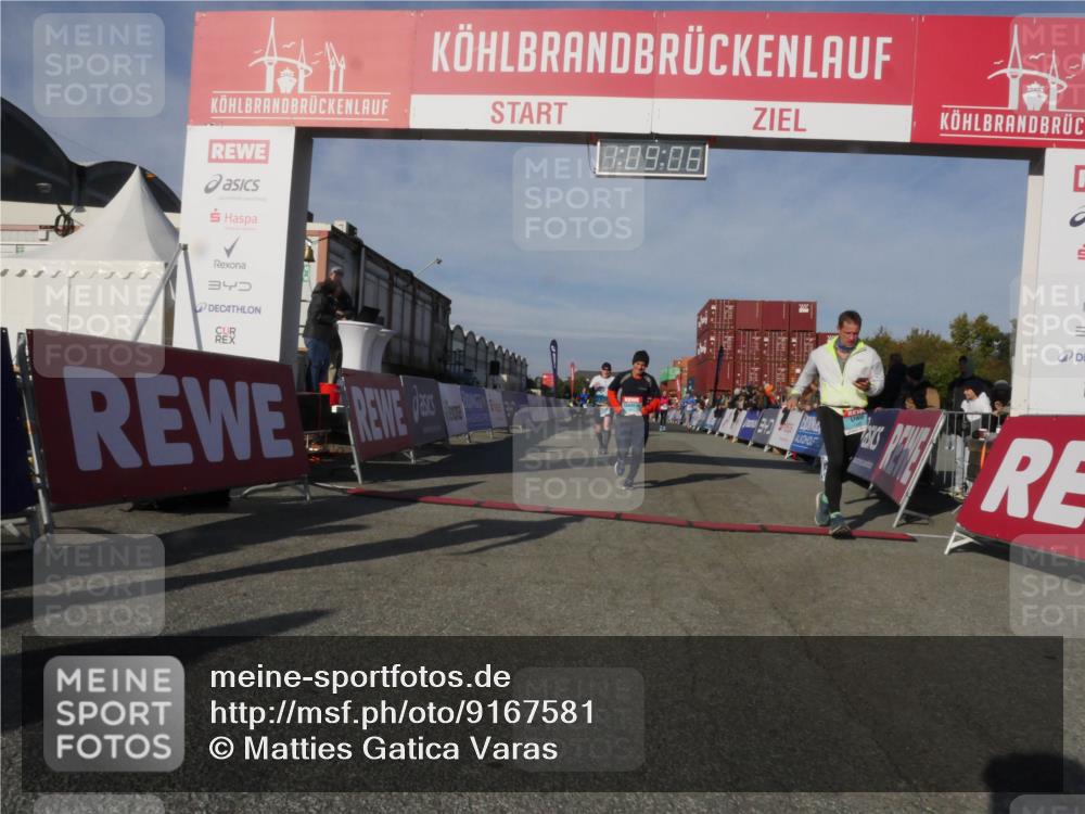 03.10.2025 - Köhlbrandbrückenlauf Matties Gatica Varas http://msf.ph/oto/9167581 03.10.2025 10:09:08 Ziel 1200, 1294, 1355, 1367, 1507, 1673, 1902, 2117, 2450, 2560, 2805, 3006, 3009, 3010, 3280, 3672 meine-sportfotos.de
