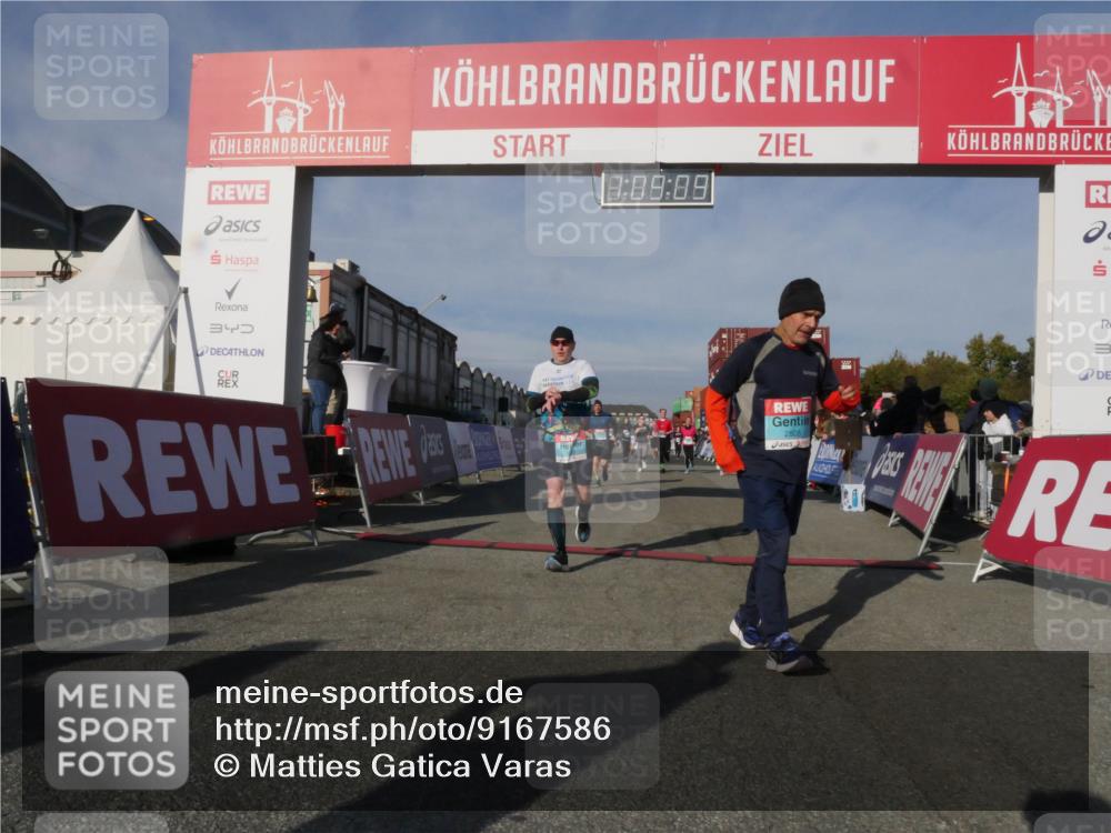 03.10.2025 - Köhlbrandbrückenlauf Matties Gatica Varas http://msf.ph/oto/9167586 03.10.2025 10:09:10 Ziel 1200, 1294, 1355, 1507, 1673, 1902, 2117, 2450, 2560, 3006, 3009, 3010, 3280, 3672 meine-sportfotos.de