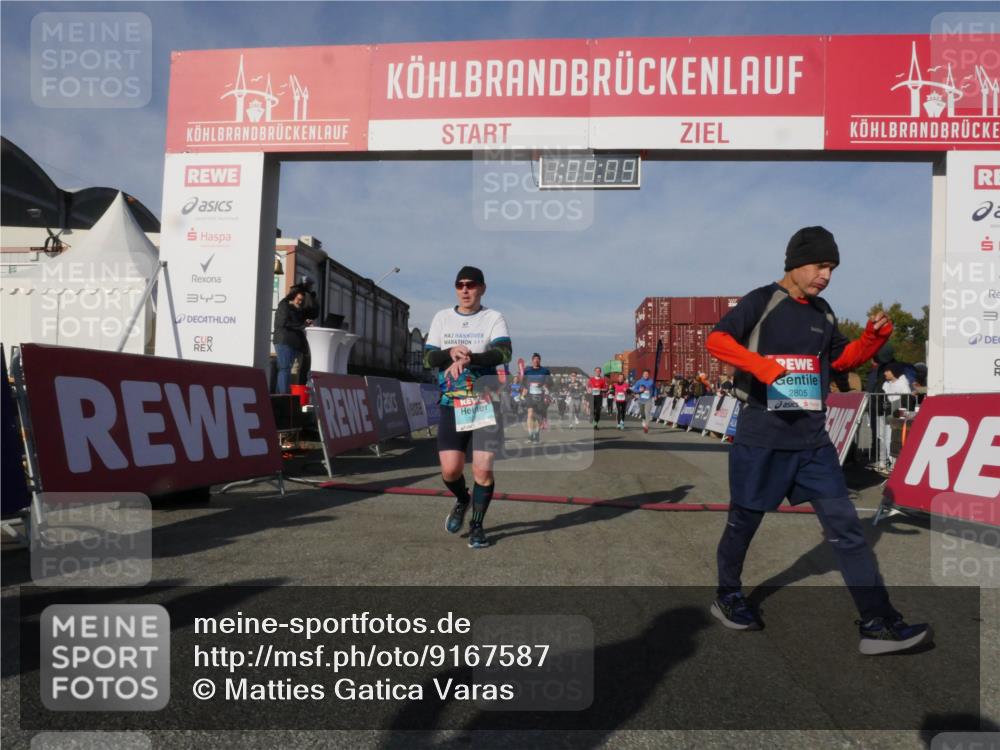 03.10.2025 - Köhlbrandbrückenlauf Matties Gatica Varas http://msf.ph/oto/9167587 03.10.2025 10:09:11 Ziel 1200, 1294, 1355, 1507, 1673, 1902, 2117, 2450, 2560, 2677, 3006, 3009, 3010, 3672 meine-sportfotos.de