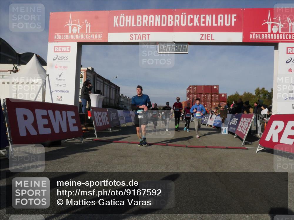 03.10.2025 - Köhlbrandbrückenlauf Matties Gatica Varas http://msf.ph/oto/9167592 03.10.2025 10:09:13 Ziel 1200, 1294, 1355, 1391, 1419, 1478, 1507, 1673, 1902, 2117, 2450, 2560, 2677, 3006, 3009, 3010, 3672 meine-sportfotos.de