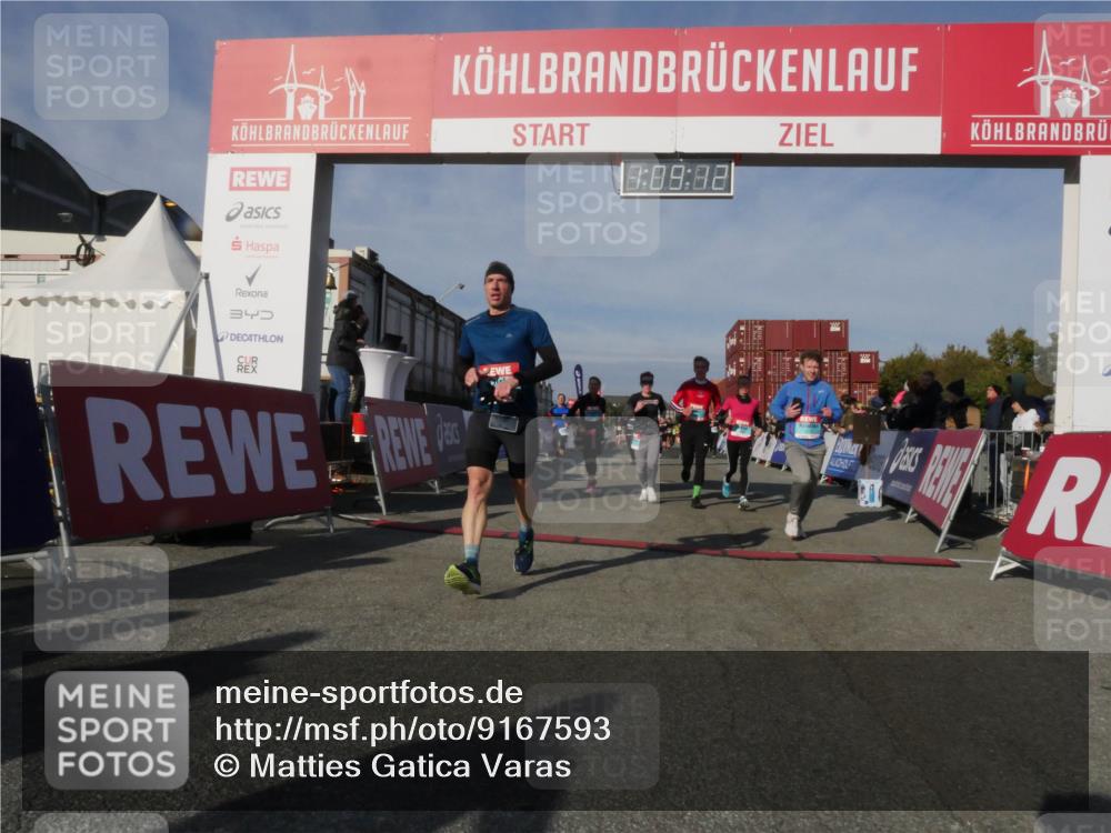 03.10.2025 - Köhlbrandbrückenlauf Matties Gatica Varas http://msf.ph/oto/9167593 03.10.2025 10:09:14 Ziel 1163, 1294, 1355, 1391, 1419, 1478, 1507, 1673, 1902, 2117, 2450, 2560, 2677, 3006, 3009, 3010, 3672, 3743 meine-sportfotos.de