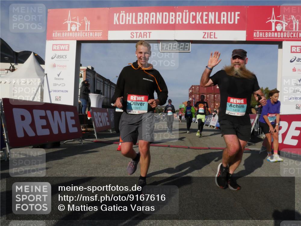 03.10.2025 - Köhlbrandbrückenlauf Matties Gatica Varas http://msf.ph/oto/9167616 03.10.2025 10:09:25 Ziel 1163, 1201, 1250, 1369, 1464, 1478, 1558, 1600, 1742, 1805, 1818, 1901, 3387, 3743 meine-sportfotos.de