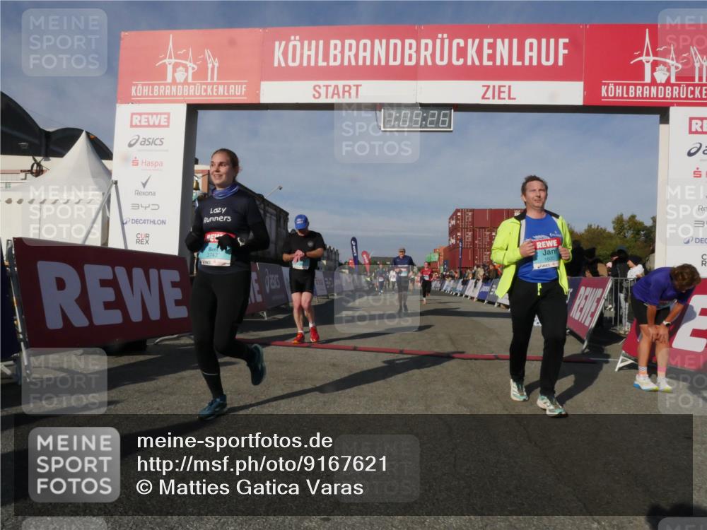 03.10.2025 - Köhlbrandbrückenlauf Matties Gatica Varas http://msf.ph/oto/9167621 03.10.2025 10:09:28 Ziel 1201, 1250, 1464, 1558, 1742, 1805, 1818, 1901, 3387, 3641 meine-sportfotos.de