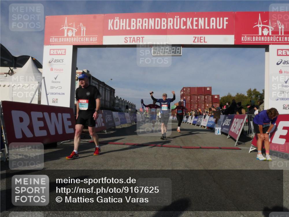 03.10.2025 - Köhlbrandbrückenlauf Matties Gatica Varas http://msf.ph/oto/9167625 03.10.2025 10:09:30 Ziel 1201, 1250, 1464, 1558, 1742, 1805, 1818, 1901, 3387, 3641 meine-sportfotos.de
