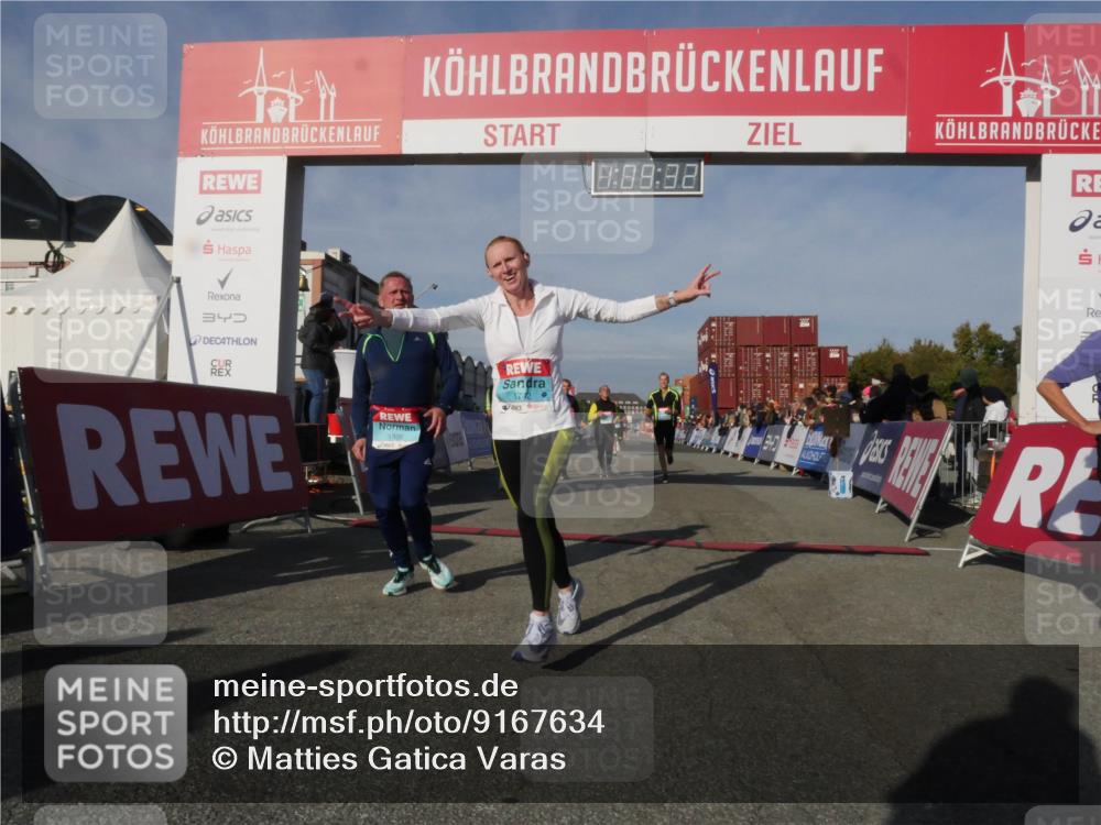 03.10.2025 - Köhlbrandbrückenlauf Matties Gatica Varas http://msf.ph/oto/9167634 03.10.2025 10:09:34 Ziel 1201, 1464, 1558, 2882, 3387, 3641 meine-sportfotos.de