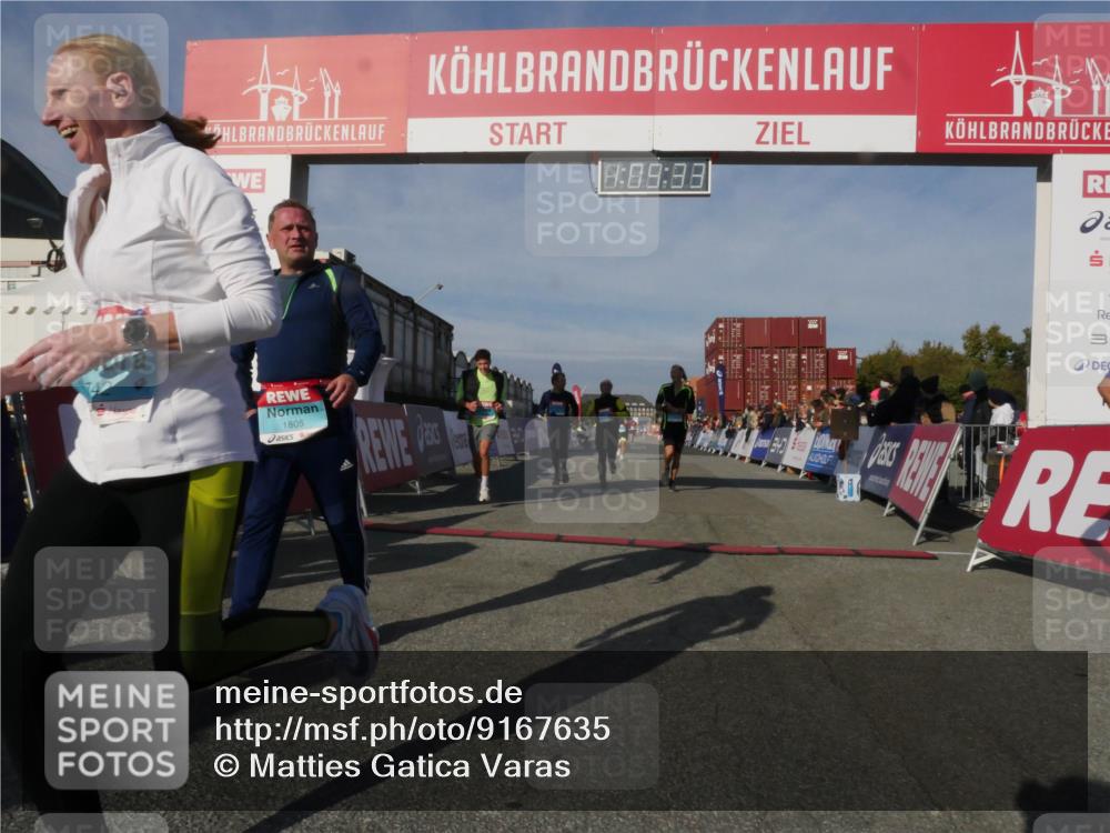 03.10.2025 - Köhlbrandbrückenlauf Matties Gatica Varas http://msf.ph/oto/9167635 03.10.2025 10:09:34 Ziel 1201, 1464, 1558, 2882, 3387, 3641 meine-sportfotos.de