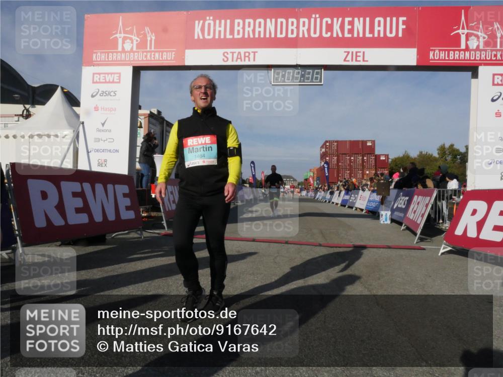 03.10.2025 - Köhlbrandbrückenlauf Matties Gatica Varas http://msf.ph/oto/9167642 03.10.2025 10:09:38 Ziel 1408, 2882, 2946, 3641 meine-sportfotos.de