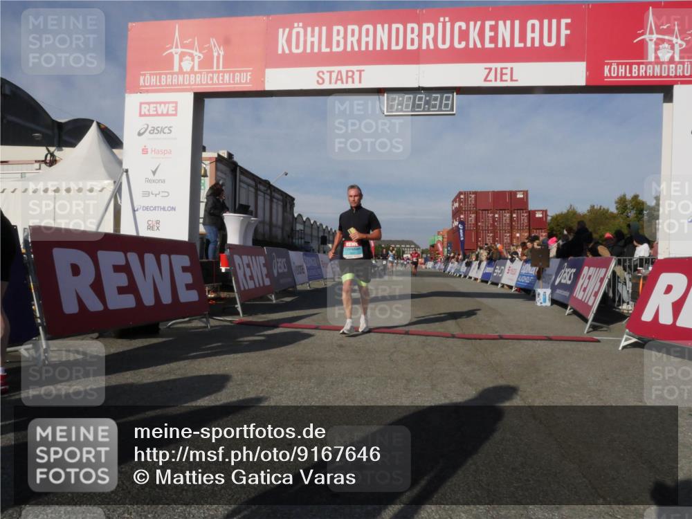 03.10.2025 - Köhlbrandbrückenlauf Matties Gatica Varas http://msf.ph/oto/9167646 03.10.2025 10:09:40 Ziel 1408, 2882, 2946 meine-sportfotos.de
