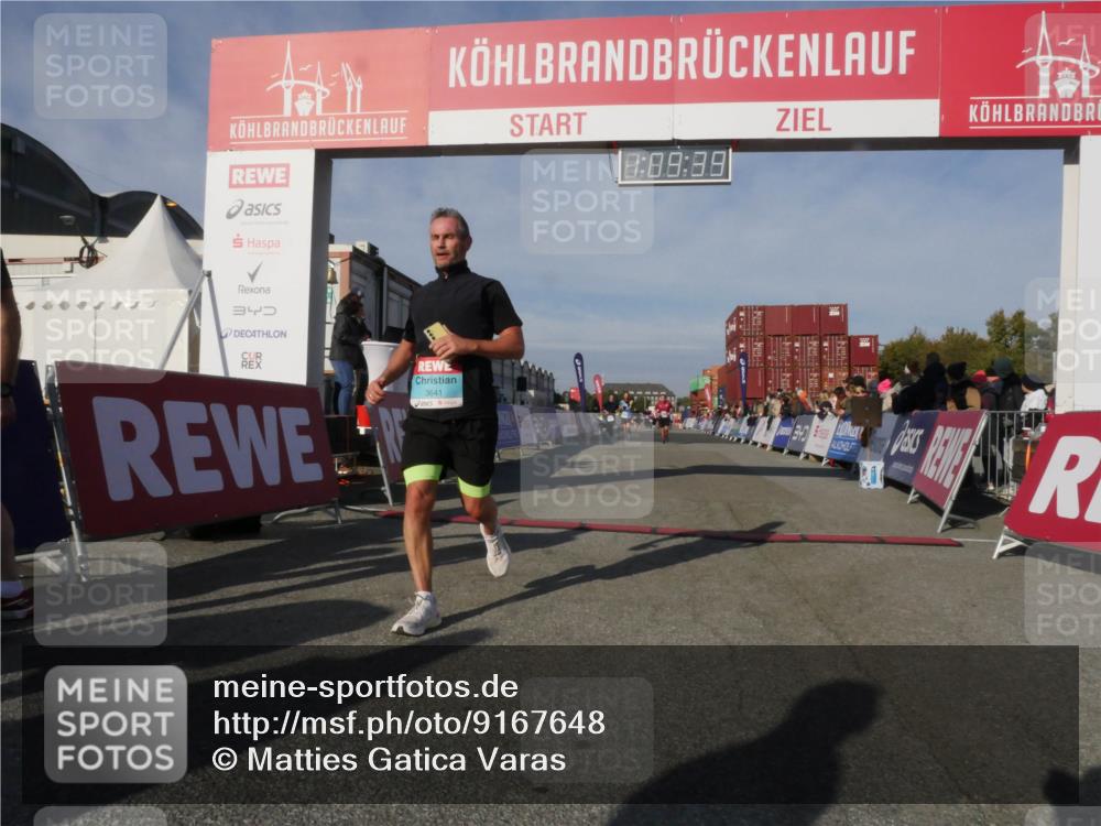03.10.2025 - Köhlbrandbrückenlauf Matties Gatica Varas http://msf.ph/oto/9167648 03.10.2025 10:09:41 Ziel 1408, 2882, 2946 meine-sportfotos.de