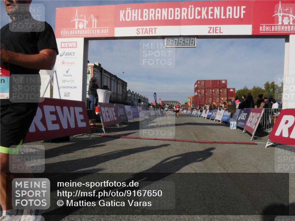 03.10.2025 - Köhlbrandbrückenlauf Matties Gatica Varas http://msf.ph/oto/9167650 03.10.2025 10:09:41 Ziel 1408, 2882, 2946 meine-sportfotos.de