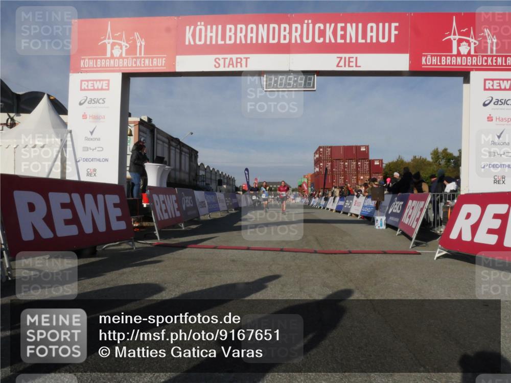 03.10.2025 - Köhlbrandbrückenlauf Matties Gatica Varas http://msf.ph/oto/9167651 03.10.2025 10:09:43 Ziel 1408, 1786, 2882, 2946, 3321 meine-sportfotos.de