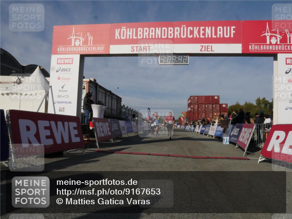 03.10.2025 - Köhlbrandbrückenlauf Matties Gatica Varas http://msf.ph/oto/9167653 03.10.2025 10:09:44 Ziel 1408, 1786, 2882, 2946, 3321, 3539 meine-sportfotos.de
