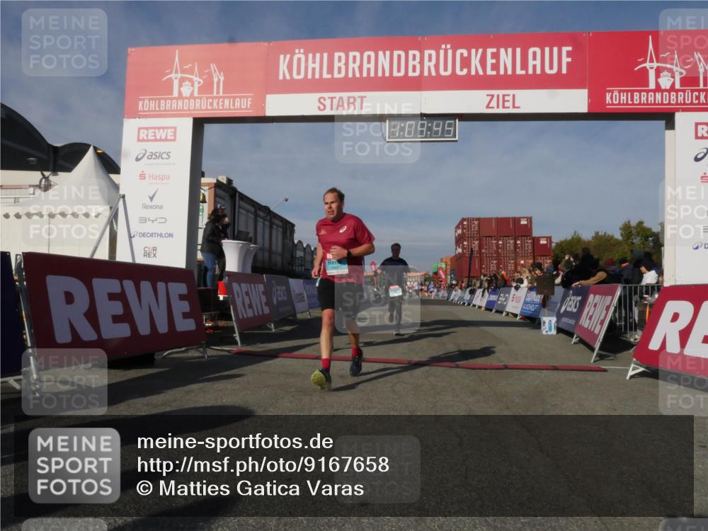 03.10.2025 - Köhlbrandbrückenlauf Matties Gatica Varas http://msf.ph/oto/9167658 03.10.2025 10:09:46 Ziel 1408, 1786, 2882, 2946, 3321, 3539 meine-sportfotos.de