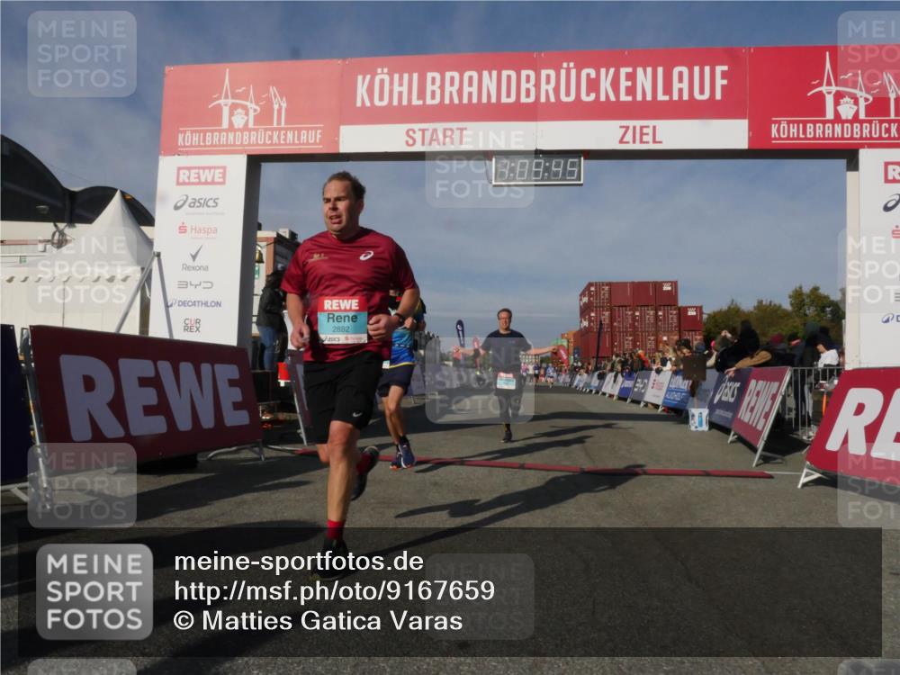 03.10.2025 - Köhlbrandbrückenlauf Matties Gatica Varas http://msf.ph/oto/9167659 03.10.2025 10:09:47 Ziel 1188, 1399, 1408, 1786, 2027, 2946, 3321, 3539 meine-sportfotos.de