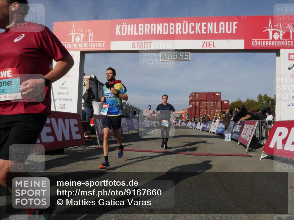 03.10.2025 - Köhlbrandbrückenlauf Matties Gatica Varas http://msf.ph/oto/9167660 03.10.2025 10:09:47 Ziel 1188, 1399, 1408, 1786, 2027, 2946, 3321, 3539 meine-sportfotos.de