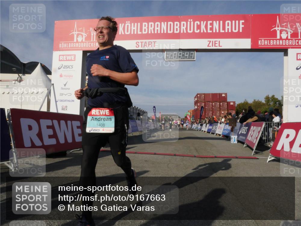 03.10.2025 - Köhlbrandbrückenlauf Matties Gatica Varas http://msf.ph/oto/9167663 03.10.2025 10:09:49 Ziel 1188, 1399, 1786, 1801, 1975, 2027, 3162, 3321, 3539, 3811 meine-sportfotos.de