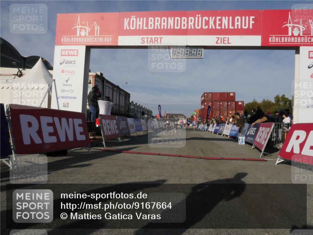 03.10.2025 - Köhlbrandbrückenlauf Matties Gatica Varas http://msf.ph/oto/9167664 03.10.2025 10:09:50 Ziel 1188, 1399, 1786, 1801, 1975, 2027, 3162, 3321, 3539, 3811 meine-sportfotos.de