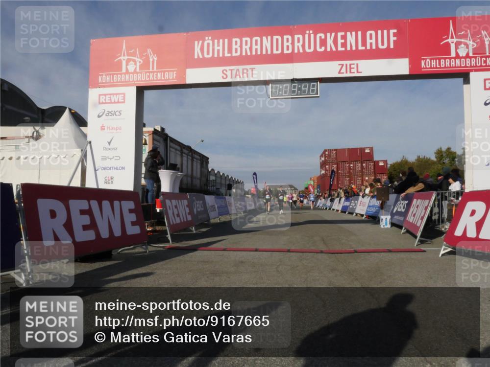 03.10.2025 - Köhlbrandbrückenlauf Matties Gatica Varas http://msf.ph/oto/9167665 03.10.2025 10:09:50 Ziel 1188, 1399, 1786, 1801, 1975, 2027, 3162, 3321, 3539, 3811 meine-sportfotos.de