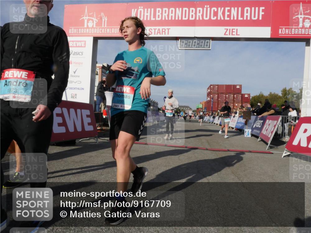 03.10.2025 - Köhlbrandbrückenlauf Matties Gatica Varas http://msf.ph/oto/9167709 03.10.2025 10:10:11 Ziel 1243, 1544, 1656, 2040, 2074, 3068, 3493 meine-sportfotos.de